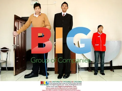 Giants Wang Fengjun and Zhao Gaoliang in China