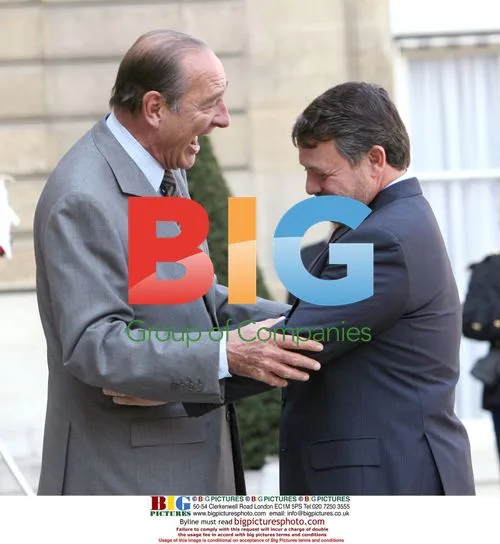 Chirac Welcomes King Abdullah II to Elysee