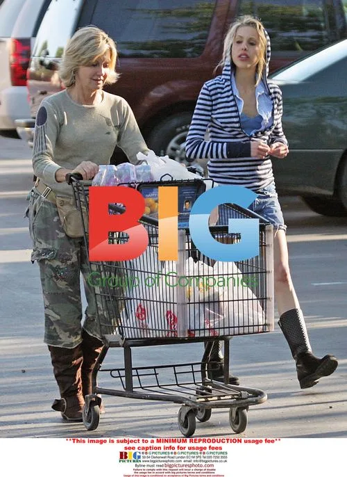 Olivia Newton-John and Chloe Shopping in Malibu