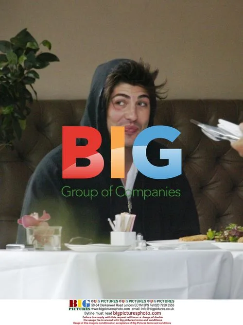 Brandon Davis Lunches at Luxe Cafe