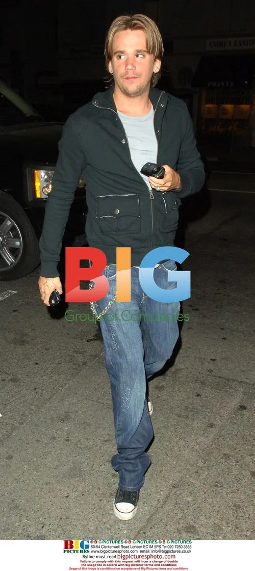Kelly Clarkson and Sean Stewart Dine at KOI