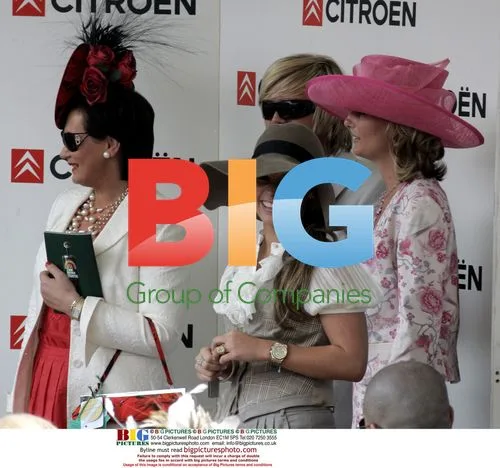 Coleen Mcloughlin Presents Grand National Awards
