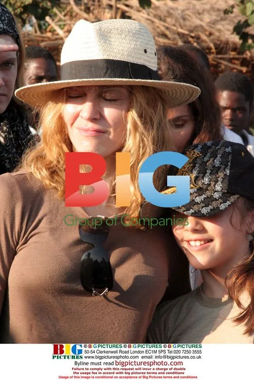Madonna visits farmers in Malawi