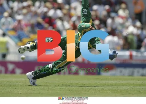 Mark Boucher misses drive by Monty Panesar
