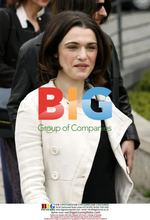 Rachel Weisz on The Brothers Bloom Set