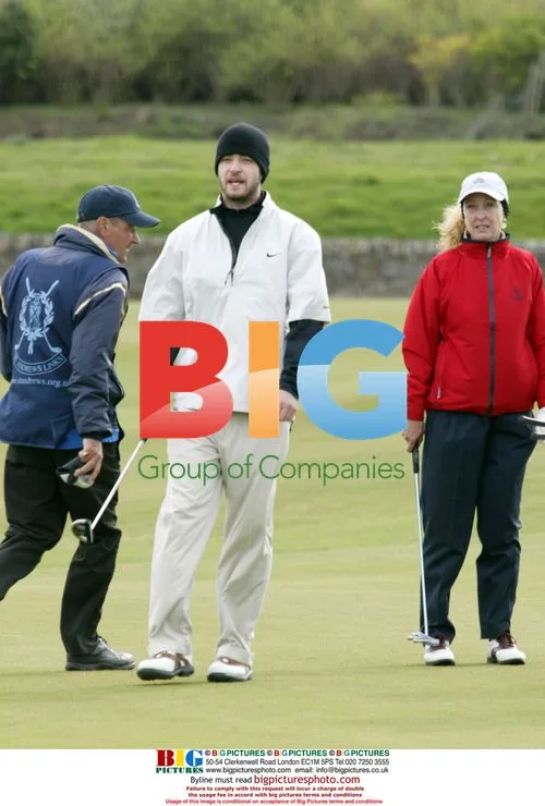 Justin Timberlake Enjoys Golf with Mom