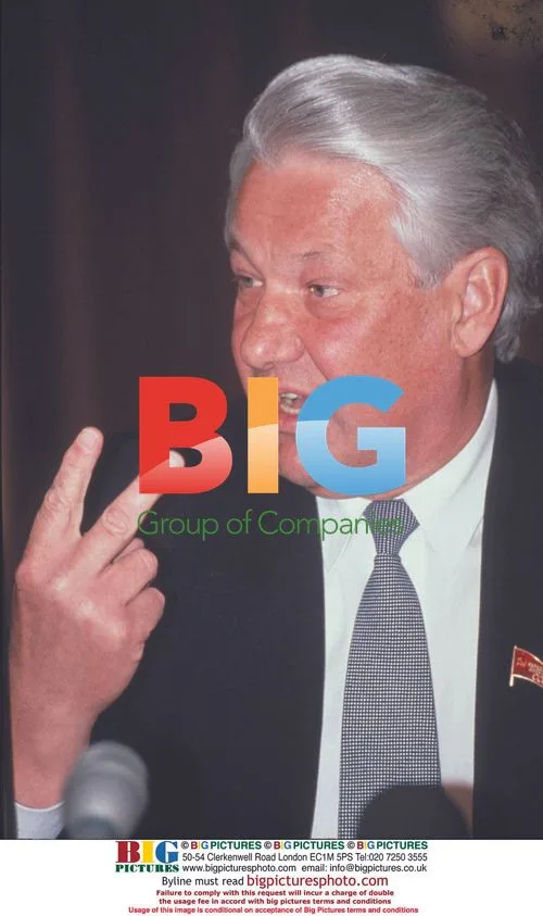 Boris Yeltsin Captured in Unfortunate Hand Gesture