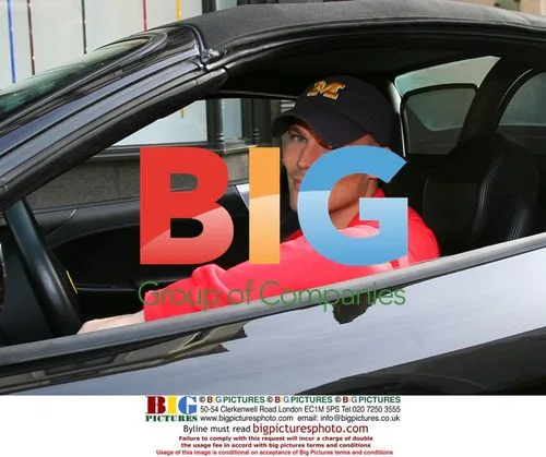 Freddie Ljungberg spotted in his Ferrari