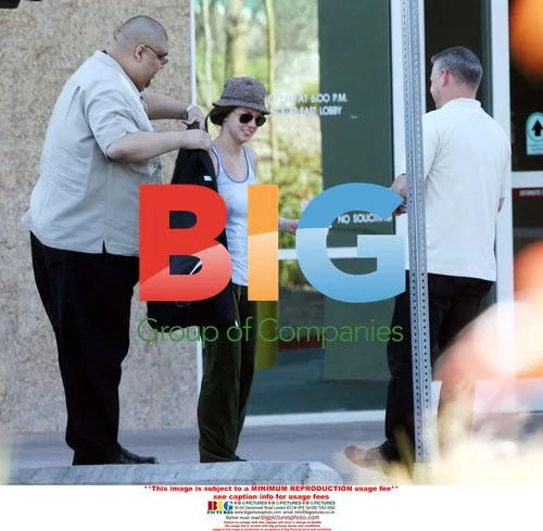 Britney Spears Leaving Liposuction Clinic