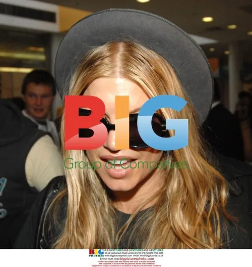 Fergie Arrives in Sydney for MTV VMAs