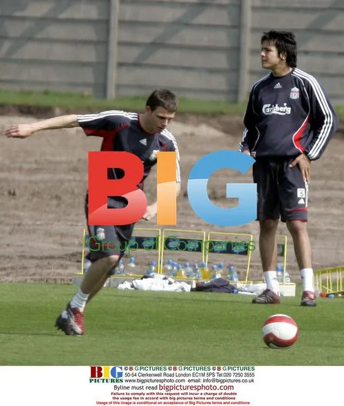 Liverpool\'s Daniel Agger Injured in Training