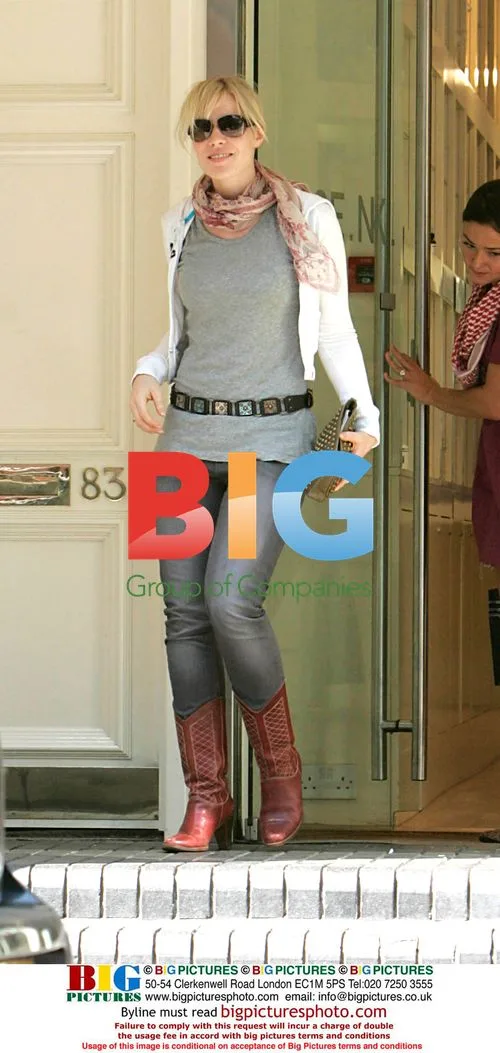 Singer Natasha Beddingfield out shopping in London