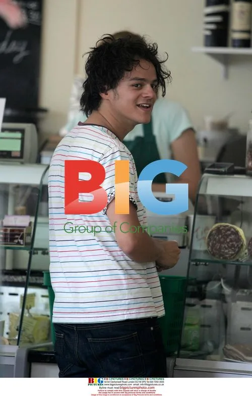 Jamie Cullum Runs Errands in London