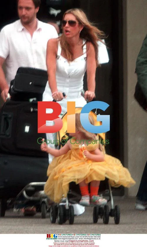 Heather Mills and Daughter at Las Vegas Airport