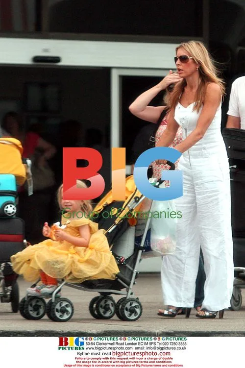 Heather Mills and Daughter Arrive in Las Vegas