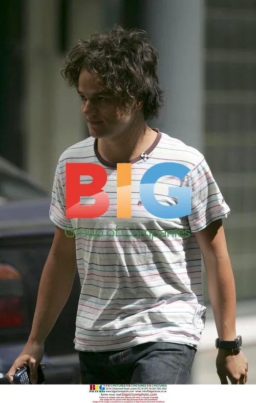 Jamie Cullum Running Errands in London