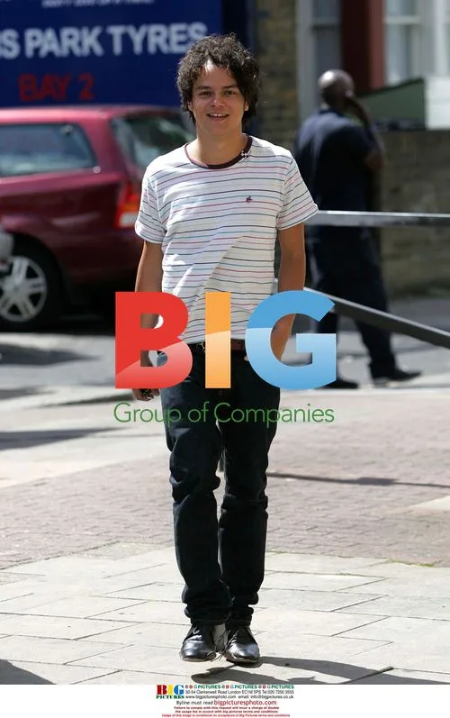 Jamie Cullum Grocery Shopping in London
