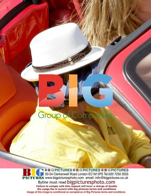 Rod Stewart and Penny Lancaster on vacation in France