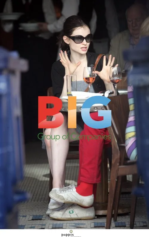 Sophie Ellis-Bextor and Richard Jones Out and About