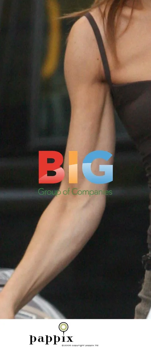 Tara Palmer-Tomkinson's Masculine Arms