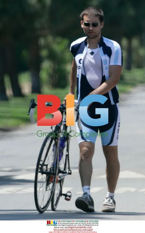 Tobey Maguire bikes in California