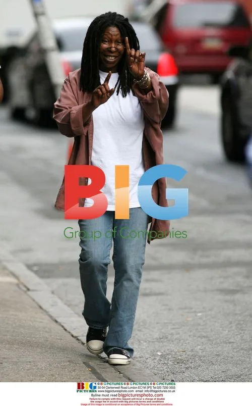 Whoopi Goldberg Shopping in Soho