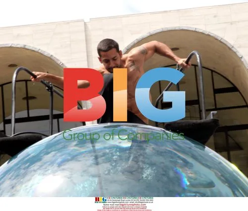David Blaine prepares for aquarium stunt