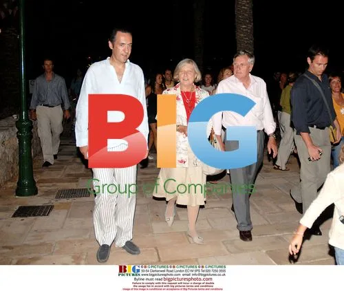 Spanish Royal Family Dinner and Walk in Puerto Portals