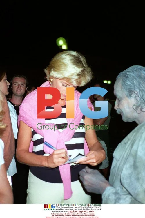 Homage to Lady Diana in St. Tropez