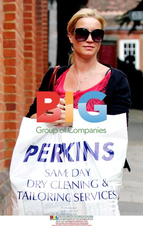 Denise Van Outen Returns from Shopping