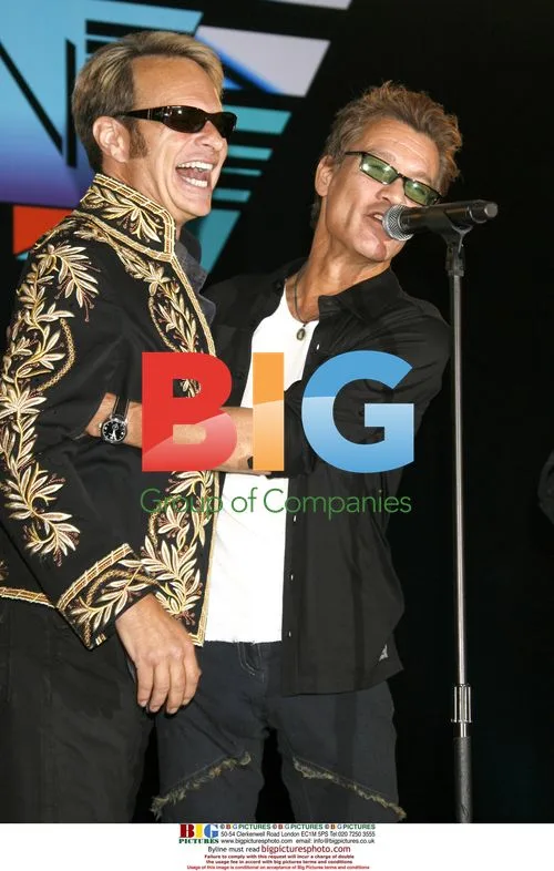 David Lee Roth and Eddie Van Halen at press conference