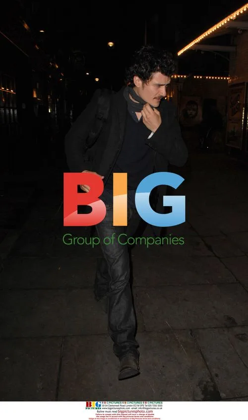 Orlando Bloom Leaves Theatre