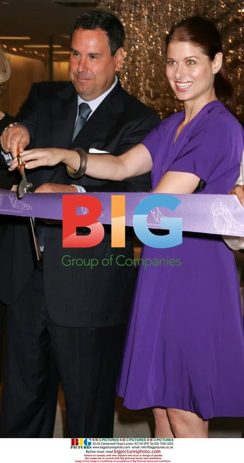 Debra Messing unveils Saks 10022-Shoe
