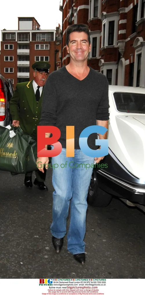 Simon Cowell & Terri Seymour Shopping in London