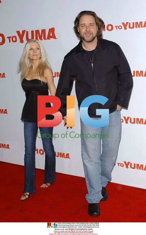 Russell Crowe and Danielle Spencer at "3:10 to Yuma" LA Premiere