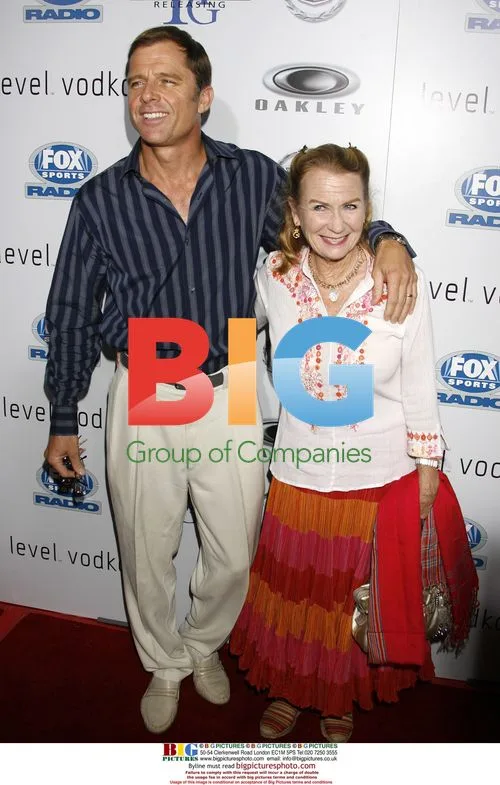 Maxwell Caulfield and Juliet Mills at Premiere
