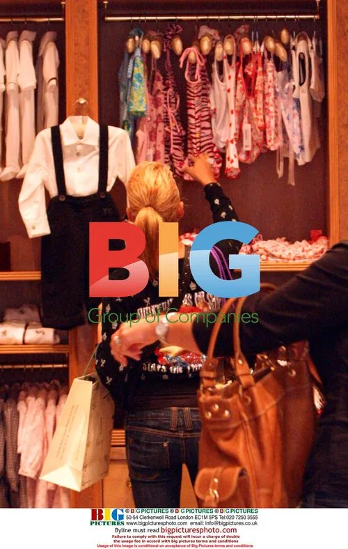 Katie Price, aka Jordan, shops with mom Amy