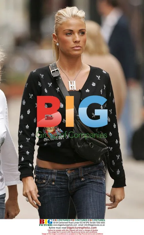 Katie Price and her mom go shopping