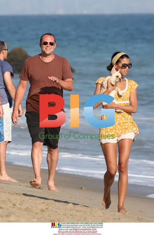 Vince Vaughn's Ungraceful Boat Exit