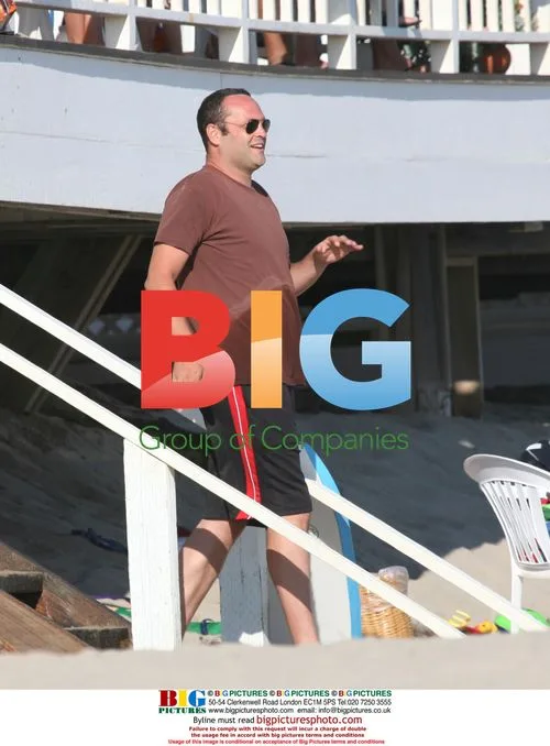 Vince Vaughn has graceless exit from boat in Malibu