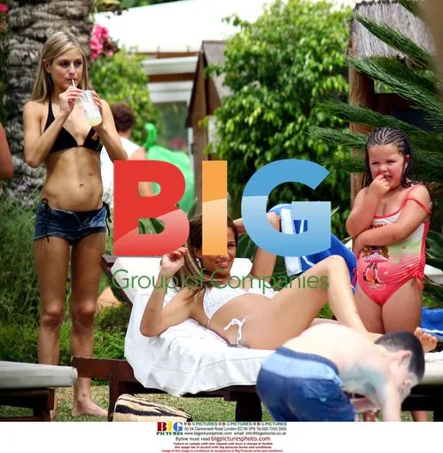 Big Brother stars Chantelle and Nikki enjoy sun in Med