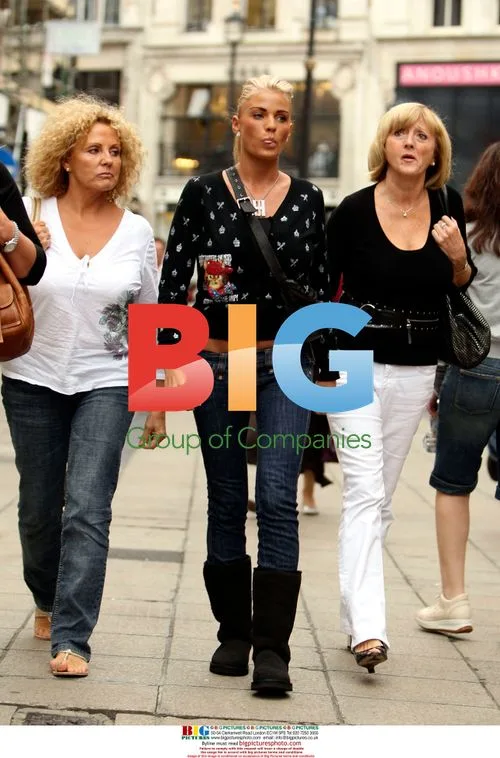 Katie Price Shopping with Mom