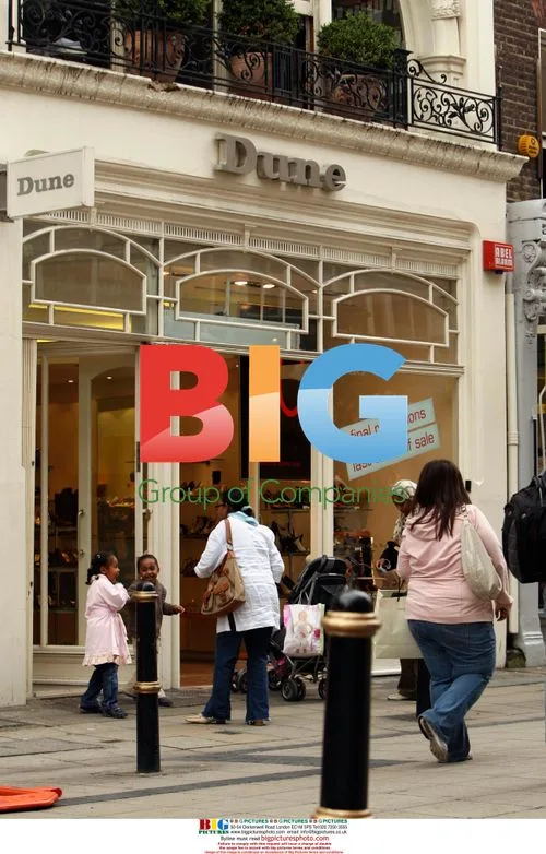 Katie Price Shopping with Mum