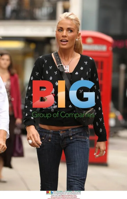 Katie Price Goes Shopping with Mum