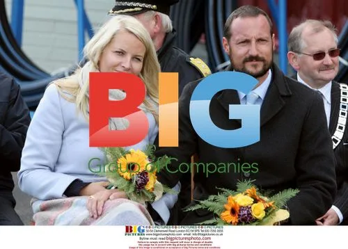 HRH Crown Prince Haakon and HRH Princess Mette-Marit visit school and camp in Norway