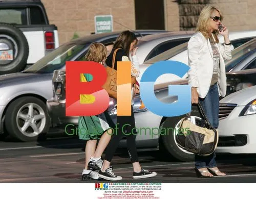 Lohan family visits Cirque Lodge rehab