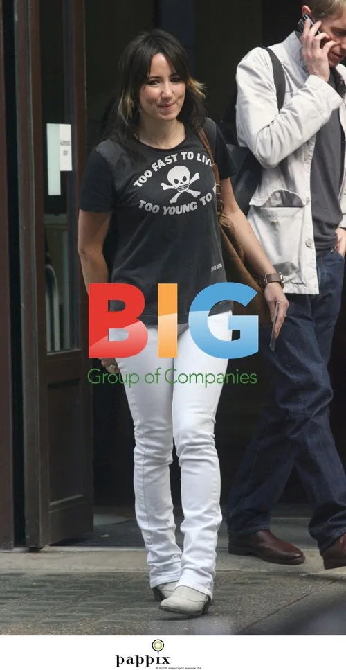 KT Tunstall Stops for Fans in London