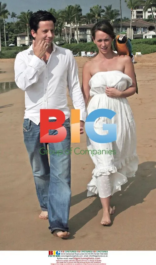 Jennifer Love Hewitt and Ross Mccall in Hawaii