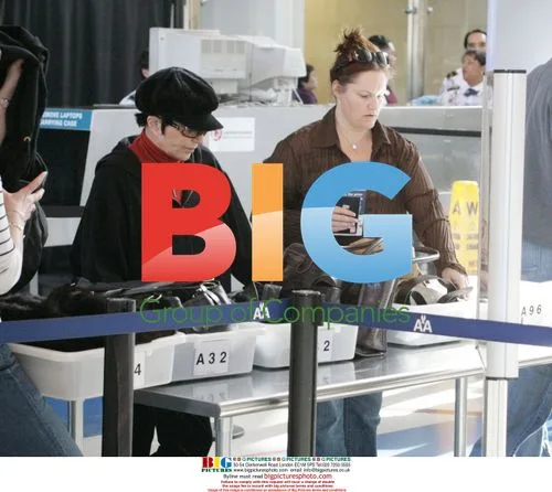 Liza Minelli at LAX Airport