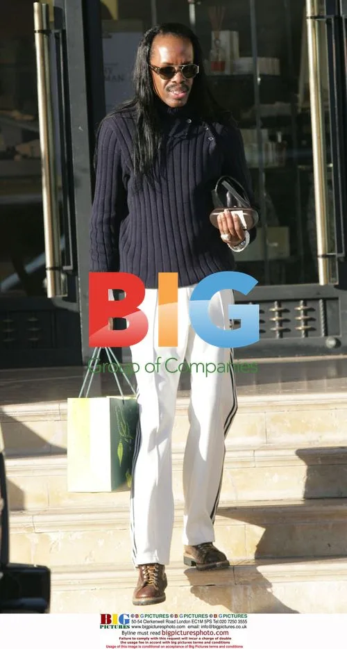 Verdine White out shopping in Beverly Hills